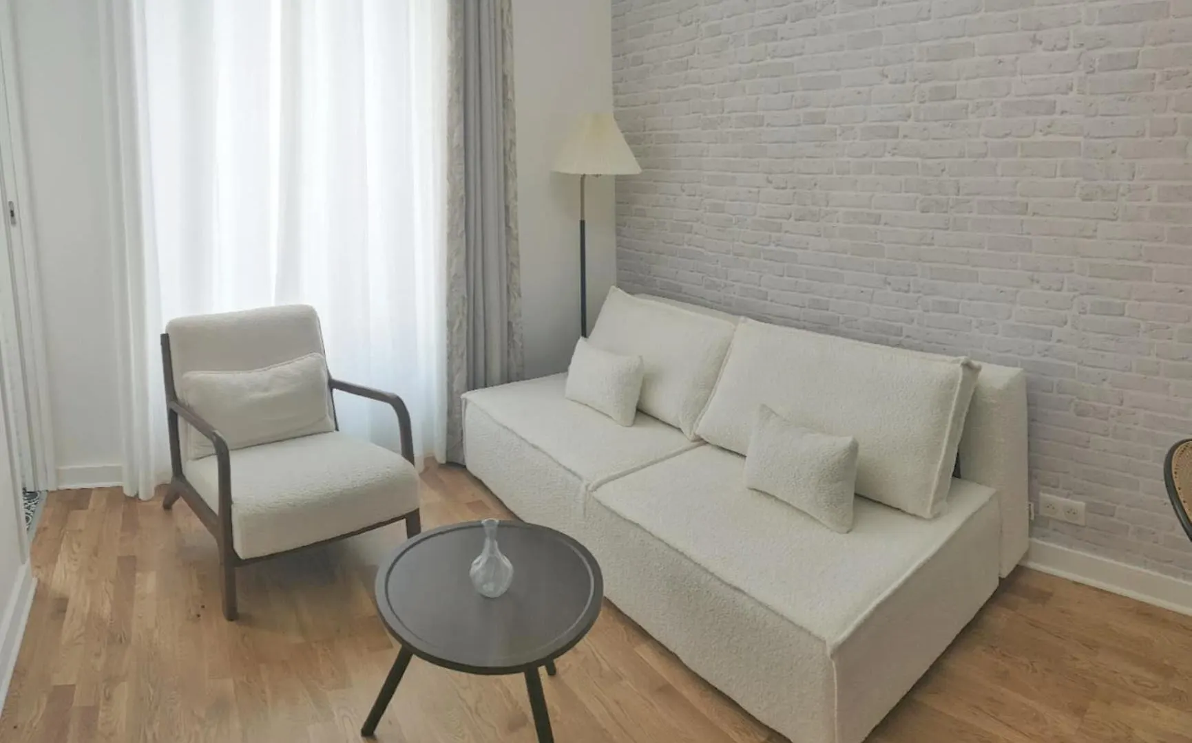 Stylish Parisian Flat Near Eiffel Tower